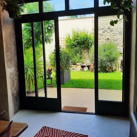 La Pomerolaise, Renove Dans Maison Typique Vigneronne